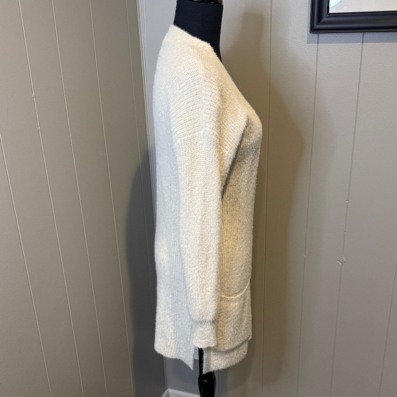 Jessica Simpson Women’s Small Cream Knit Cardigan - Picture 3 of 5